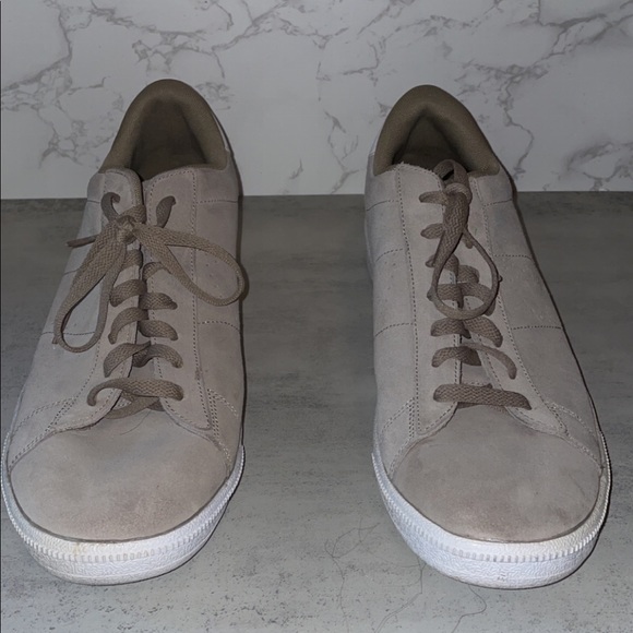 MENS Tan Nike Suede Shoes - Picture 3 of 12